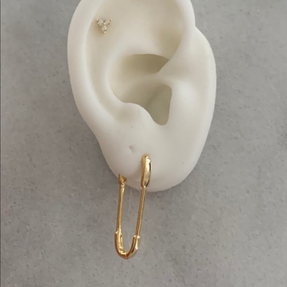 COPY - Gold Paper Clip Hoop Huggie Earrings Brand New - Picture 2 of 4